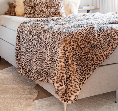 Leo pälspläd creame leopardtryck