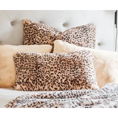 Leo pälskudde creame leopardtryck