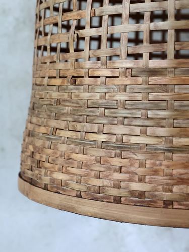 Taklampa bambu flätad