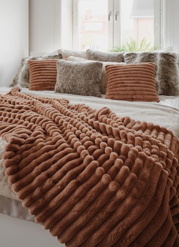 Stripy blanket päls pläd cognac